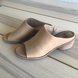 NWOT Sofft leather Carrey mule 8 1/2